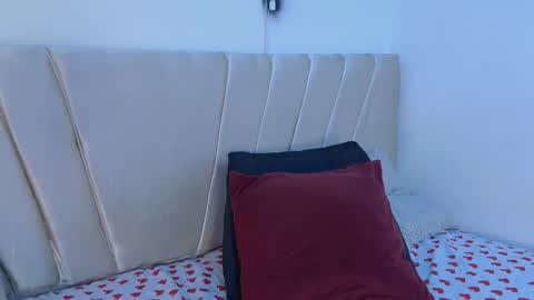 Maki online show from December 5, 2025, 8:38 pm