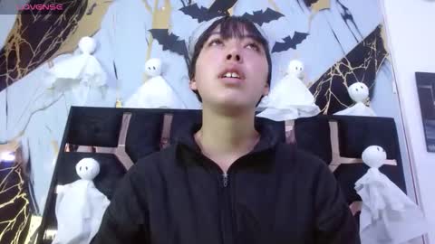 malejacs01 online show from October 21, 2025, 10:38 am