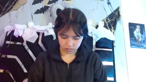 malejacs01 online show from October 29, 2025, 11:34 am