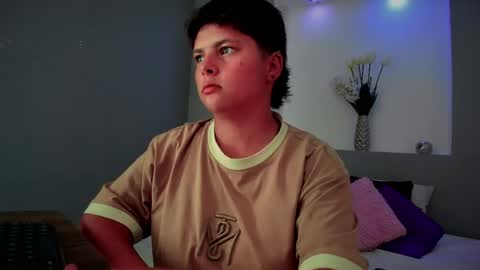 malen_sanchez online show from April 13, 2026, 3:23 am