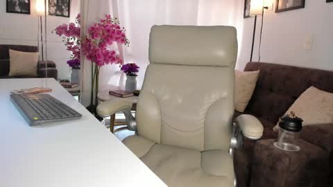 Snapshot of malena99_ chatting on May 16, 2026, 8:18 pm malena99_ online show from May 16, 2026, 8:18 pm