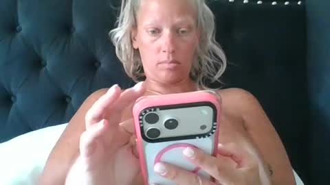 Snapshot of malibumelons chatting on June 16, 2026, 2:30 pm malibumelons online show from June 16, 2026, 2:30 pm