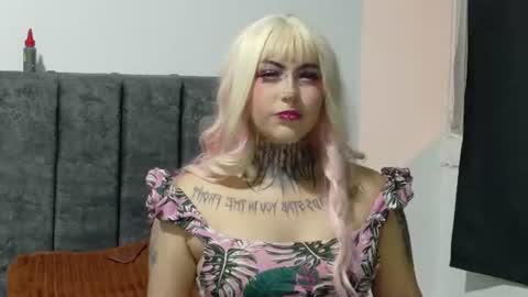 maliciaxpoison online show from June 16, 2026, 5:54 am