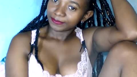Snapshot of malinah01 chatting on December 11, 2024, 12:44 am malinah01 online show from December 11, 2024, 12:44 am
