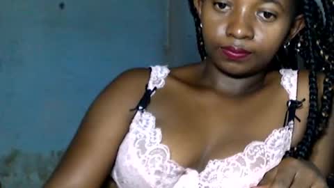 Snapshot of malinah01 chatting on December 11, 2024, 4:39 am malinah01 online show from December 11, 2024, 4:39 am