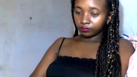 Snapshot of malinah01 chatting on December 13, 2024, 10:41 am malinah01 online show from December 13, 2024, 10:41 am