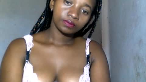Snapshot of malinah01 chatting on December 16, 2024, 11:44 am malinah01 online show from December 16, 2024, 11:44 am