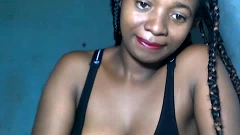 Snapshot of malinah01 chatting on December 19, 2024, 4:24 pm malinah01 online show from December 19, 2024, 4:24 pm