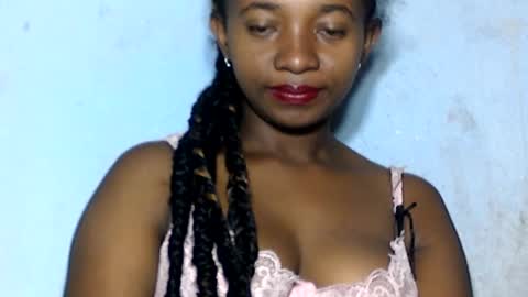 Snapshot of malinah01 chatting on December 27, 2024, 5:09 am malinah01 online show from December 27, 2024, 5:09 am