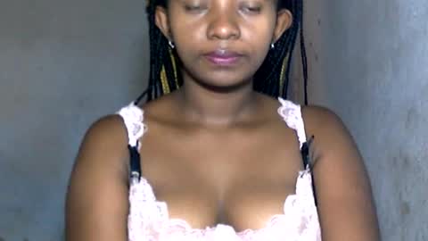 Snapshot of malinah01 chatting on January 13, 2025, 6:16 am malinah01 online show from January 13, 2025, 6:16 am