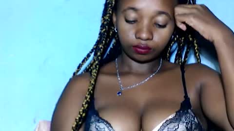 Snapshot of malinah01 chatting on January 25, 2025, 2:37 am malinah01 online show from January 25, 2025, 2:37 am