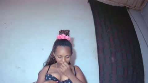 Snapshot of malinah01 chatting on September 12, 2025, 9:42 am malinah01 online show from September 12, 2025, 9:42 am
