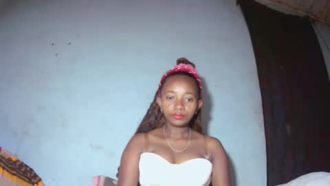 Snapshot of malinah01 chatting on September 18, 2025, 4:25 am malinah01 online show from September 18, 2025, 4:25 am
