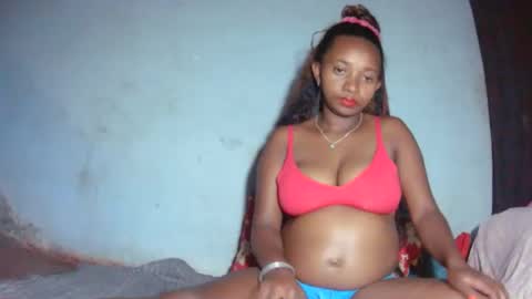 Snapshot of malinah01 chatting on September 22, 2025, 5:15 pm malinah01 online show from September 22, 2025, 5:15 pm