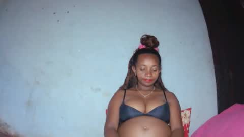 Snapshot of malinah01 chatting on September 25, 2025, 8:18 am malinah01 online show from September 25, 2025, 8:18 am
