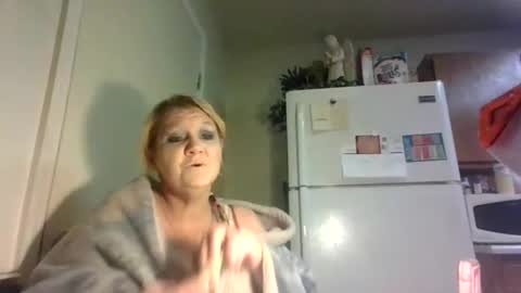 malinda702 online show from April 7, 2026, 3:18 am