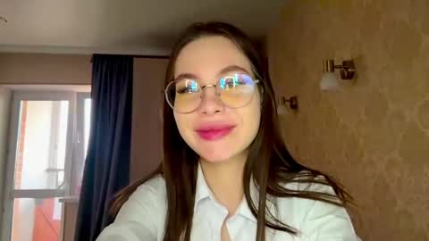 Phoebe online show from June 3, 2026, 12:08 pm