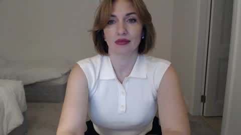 Snapshot of mallinia chatting on March 10, 2025, 8:23 pm mallinia online show from March 10, 2025, 8:23 pm