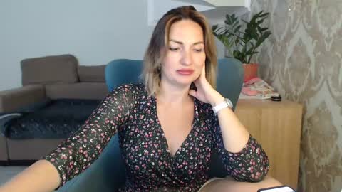 Snapshot of mallinia chatting on October 13, 2025, 9:42 am mallinia online show from October 13, 2025, 9:42 am