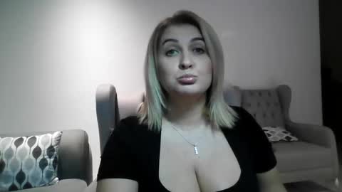 malorine online show from November 30, 2025, 7:07 pm