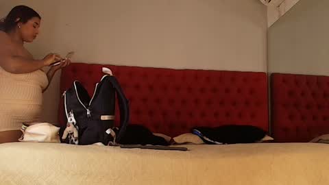 Lory  online show from April 14, 2026, 7:09 pm