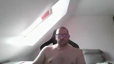 breton online show from September 14, 2025, 8:46 am