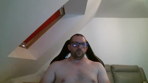 Snapshot of malou2927 chatting on July 7, 2026, 8:24 pm breton online show from July 7, 2026, 8:24 pm