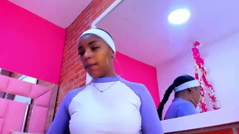 Melanie online show from March 9, 2025, 1:48 pm