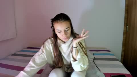 instagram  nueela   online show from April 5, 2026, 11:57 pm