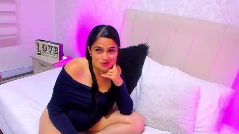 Milu online show from April 22, 2026, 4:04 am