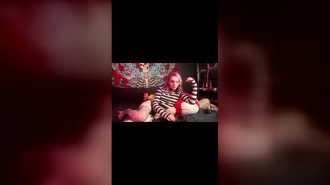 Snapshot of mamashroomz chatting on March 1, 2026, 6:21 pm MamaShroomz online show from March 1, 2026, 6:21 pm