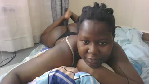 Snapshot of mamasita2023 chatting on January 25, 2025, 6:34 am mamasita2023 online show from January 25, 2025, 6:34 am