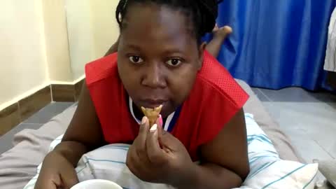 mamasita2023 online show from January 6, 2026, 7:01 am