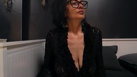 ioana love online show from April 15, 2026, 8:09 pm