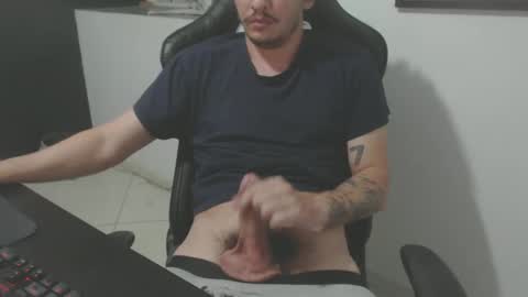 Snapshot of mamute23 chatting on January 8, 2025, 1:42 am BigBrazilianCock online show from January 8, 2025, 1:42 am