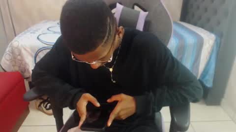 man_san11 online show from January 13, 2025, 2:42 pm