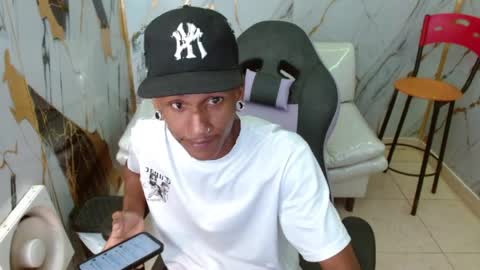 Snapshot of man_sant11 chatting on April 4, 2026, 2:47 pm man_sant11 online show from April 4, 2026, 2:47 pm