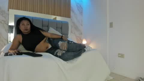 Mandy Dark online show from April 23, 2026, 4:20 pm