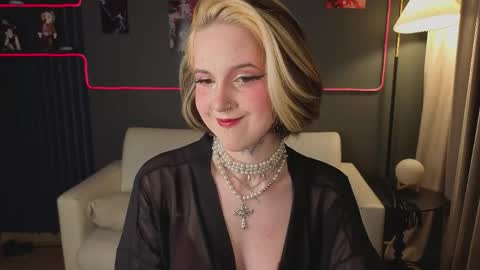 Snapshot of mandy_torres chatting on May 2, 2026, 10:04 pm Luna online show from May 2, 2026, 10:04 pm