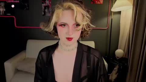 Snapshot of mandy_torres chatting on May 4, 2026, 10:06 pm Luna online show from May 4, 2026, 10:06 pm
