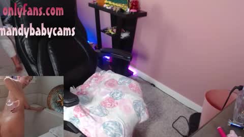 Snapshot of mandybabyxxx chatting on October 14, 2025, 8:42 pm MandyBabyXXX online show from October 14, 2025, 8:42 pm