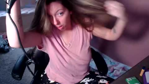 Snapshot of mandybabyxxx chatting on October 28, 2025, 8:22 pm MandyBabyXXX online show from October 28, 2025, 8:22 pm