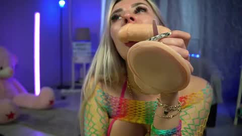 Snapshot of mandypeas chatting on May 22, 2026, 7:59 am Anto Lovense is Active My pleasure is in your hands Private is Open online show from May 22, 2026, 7:59 am