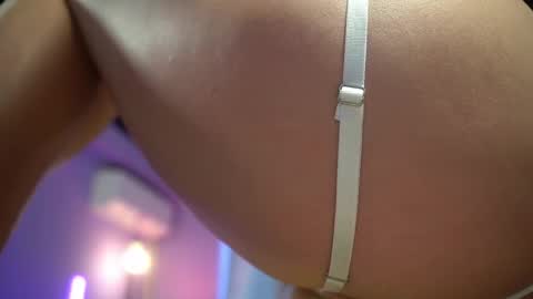 Snapshot of mandypeas chatting on May 29, 2026, 5:49 am Anto Lovense is Active My pleasure is in your hands Private is Open online show from May 29, 2026, 5:49 am