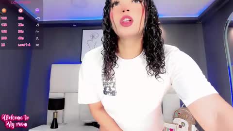 manellyksparklee online show from November 6, 2025, 2:07 pm