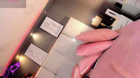 manellyksparklee online show from April 5, 2026, 1:19 pm