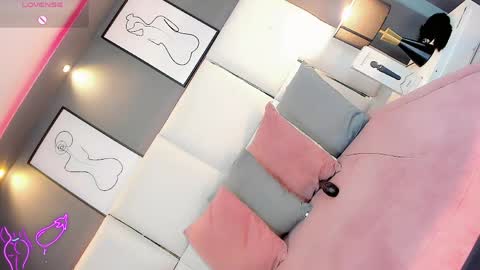 manellyksparklee online show from April 20, 2026, 1:58 pm