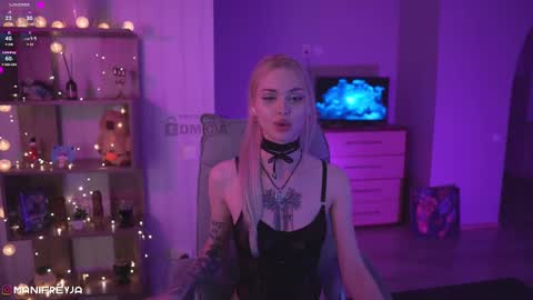 Amelie online show from February 10, 2025, 10:09 pm