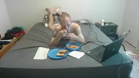 Snapshot of manlyman94 chatting on August 6, 2026, 12:01 am manlyman94 online show from August 6, 2026, 12:01 am