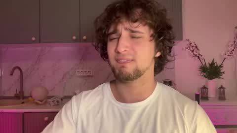 manolein online show from November 9, 2025, 7:34 pm